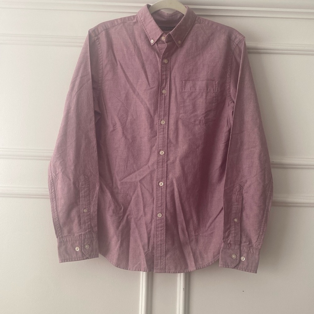 Banana Republic Men’s Stretch Oxford Button-down Shirt. Size M. Color: Salmon.